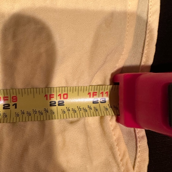 Tamara H NWT Yellow Halter top Mock Neckline With Tie In The Back SZ L - Picture 8 of 8